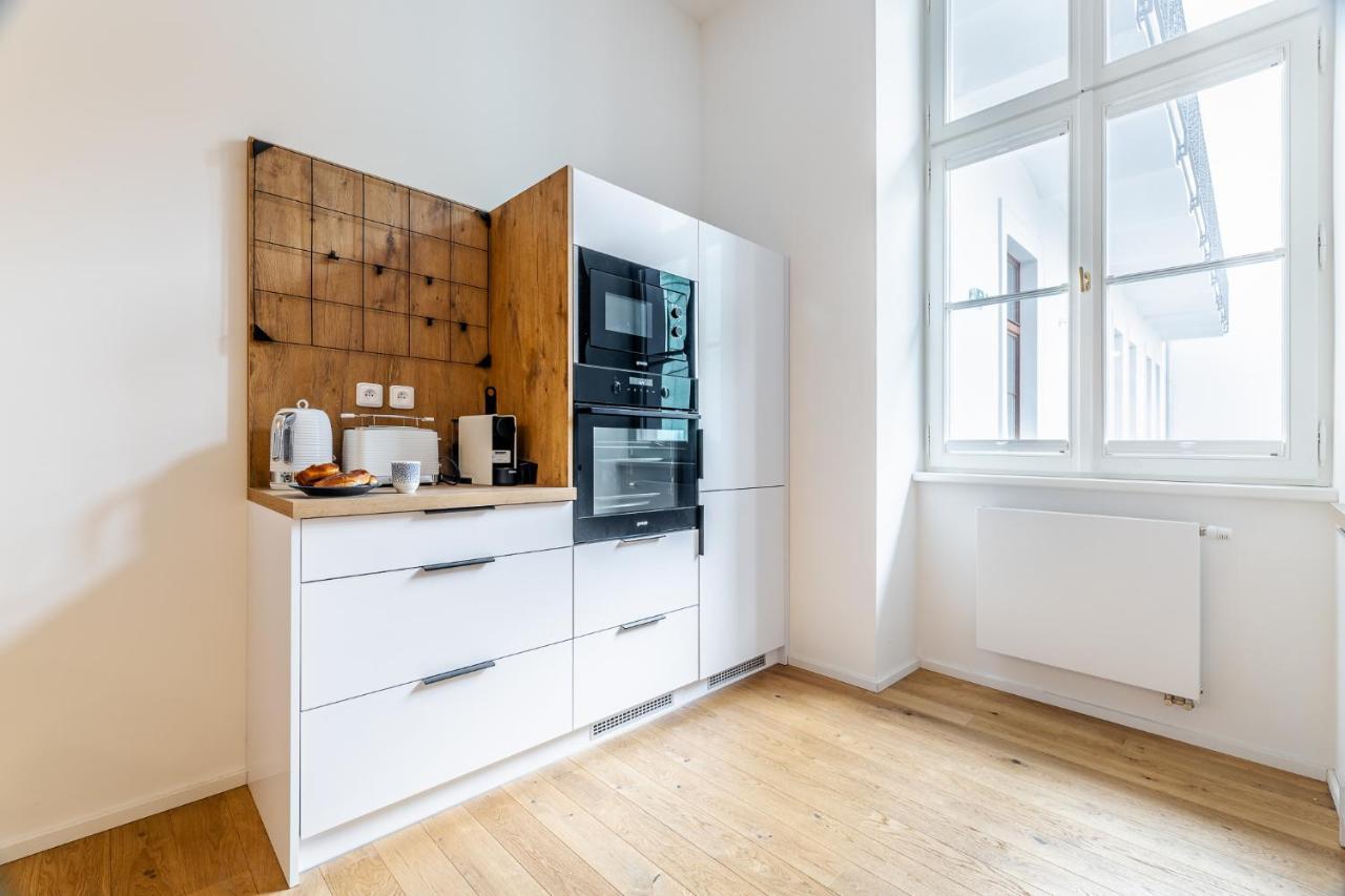 Elegant Apartments Located In The Centre Of Prague Luaran gambar