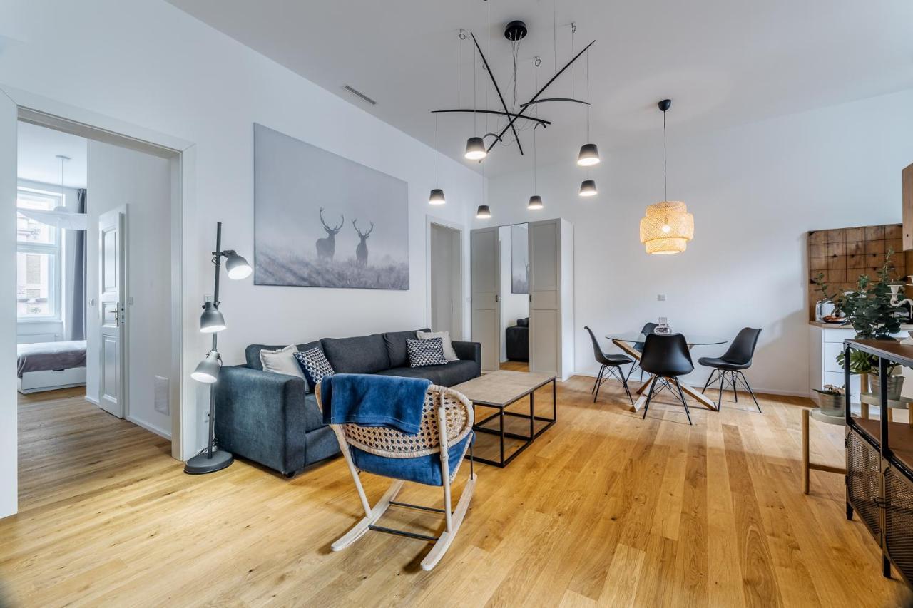 Elegant Apartments Located In The Centre Of Prague Luaran gambar