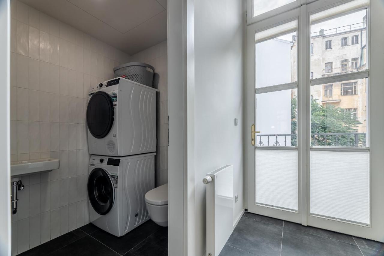 Elegant Apartments Located In The Centre Of Prague Luaran gambar