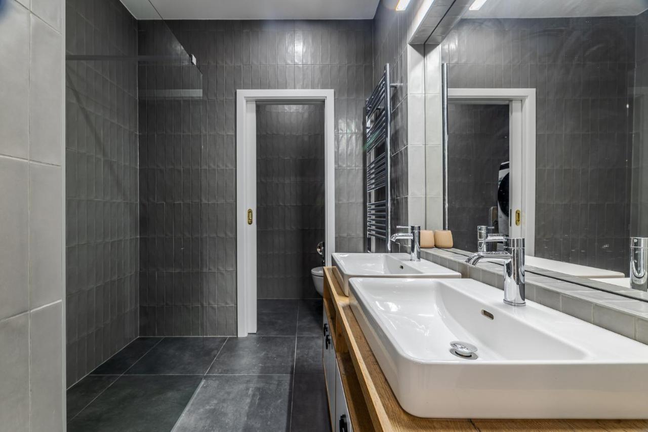 Elegant Apartments Located In The Centre Of Prague Luaran gambar