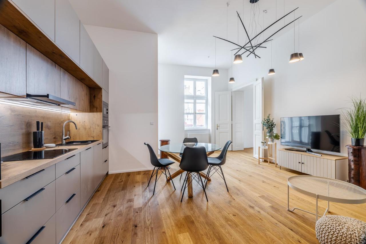 Elegant Apartments Located In The Centre Of Prague Luaran gambar
