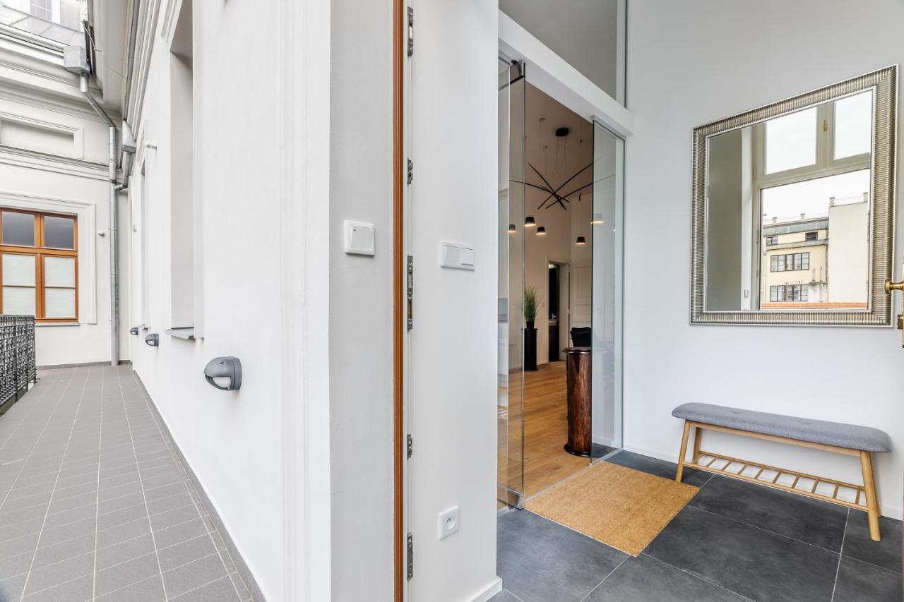 Elegant Apartments Located In The Centre Of Prague Luaran gambar