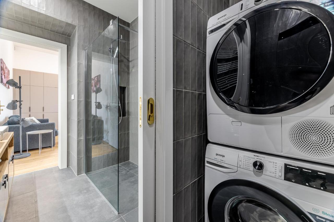 Elegant Apartments Located In The Centre Of Prague Luaran gambar
