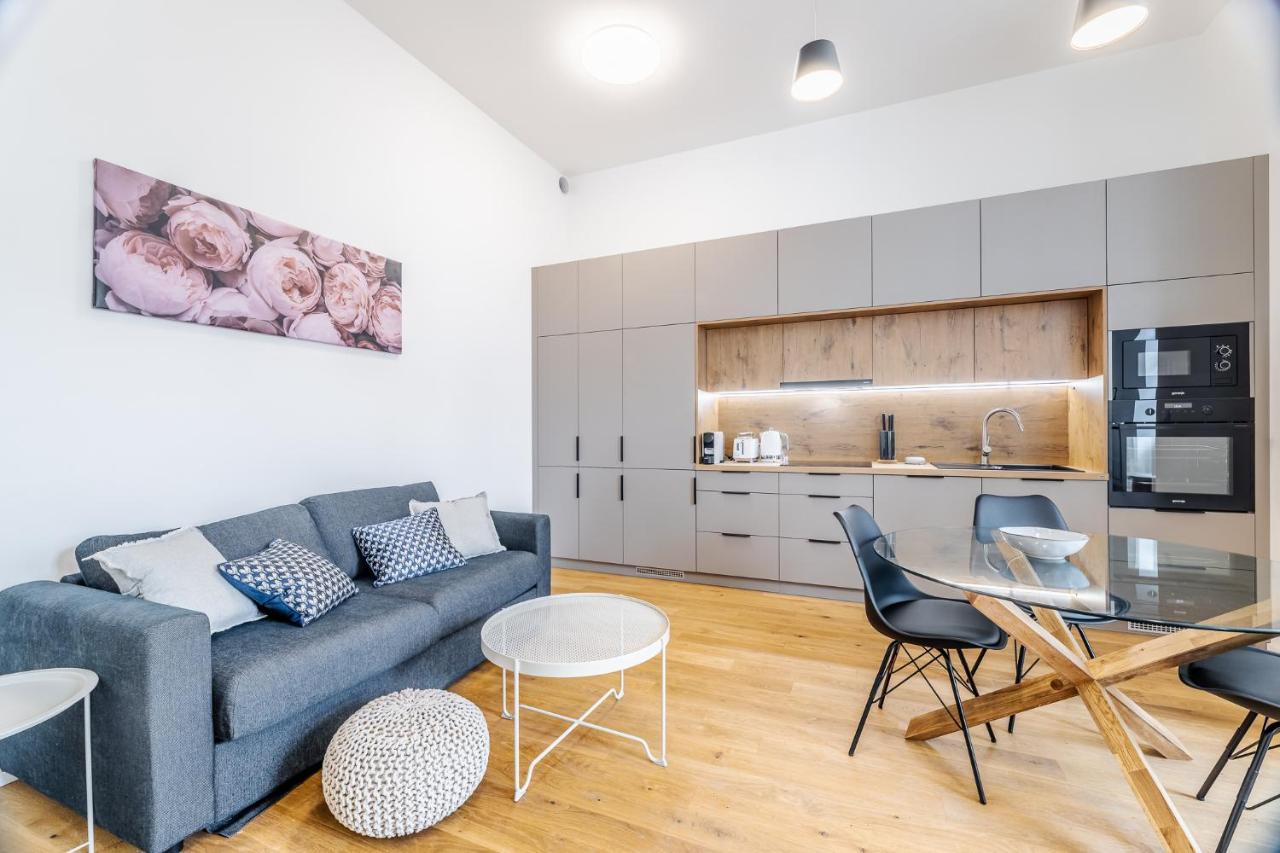 Elegant Apartments Located In The Centre Of Prague Luaran gambar