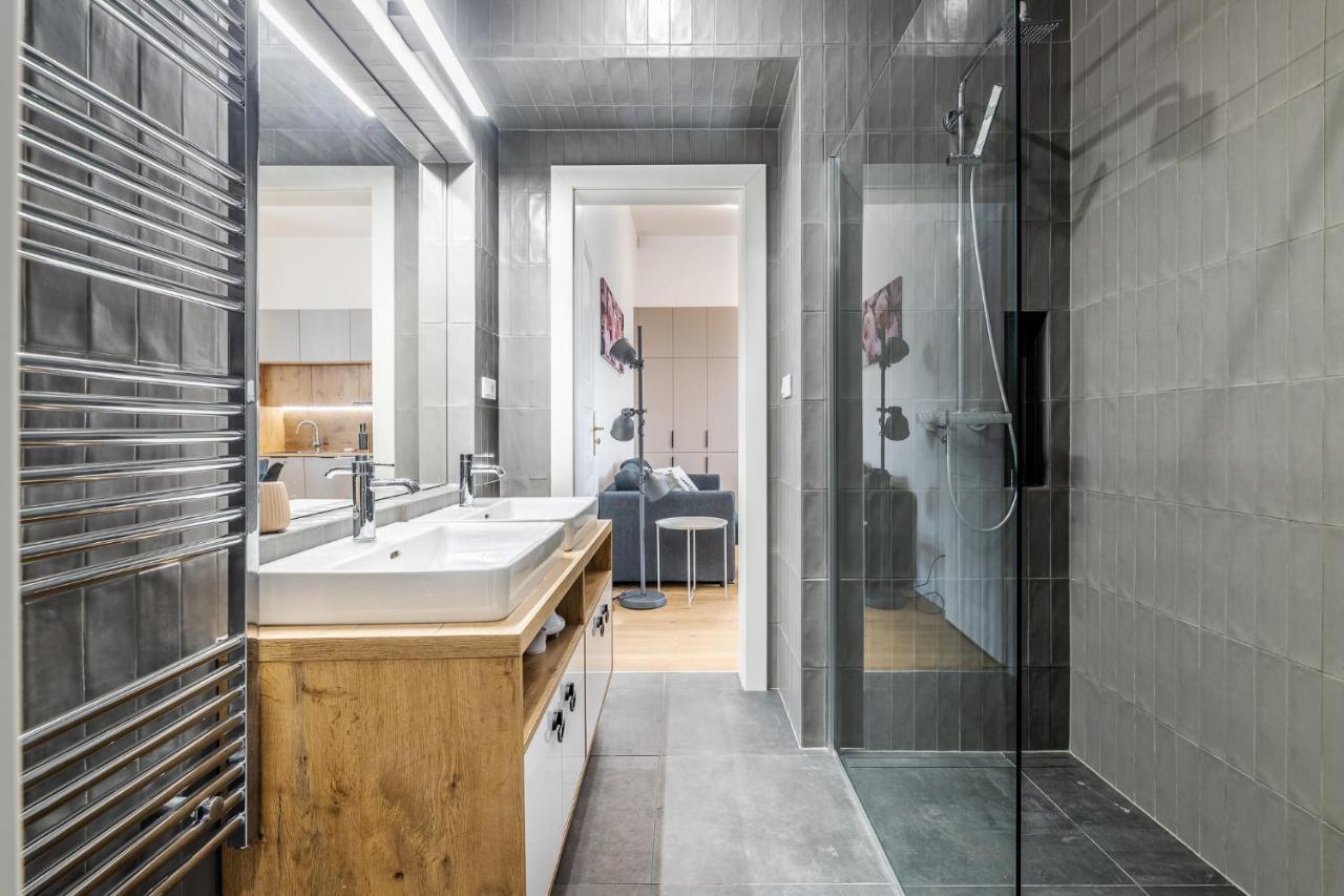 Elegant Apartments Located In The Centre Of Prague Luaran gambar