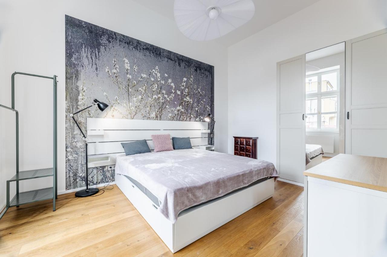 Elegant Apartments Located In The Centre Of Prague Luaran gambar
