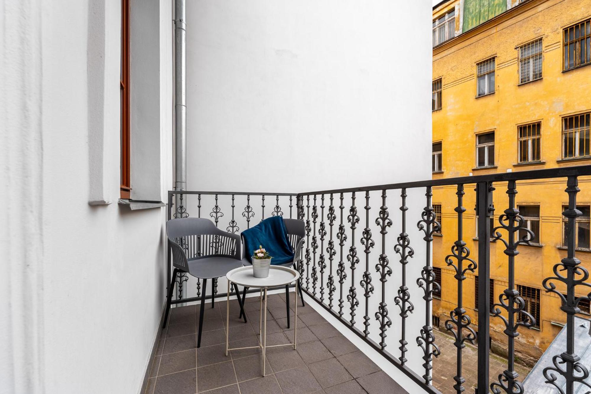 Elegant Apartments Located In The Centre Of Prague Luaran gambar