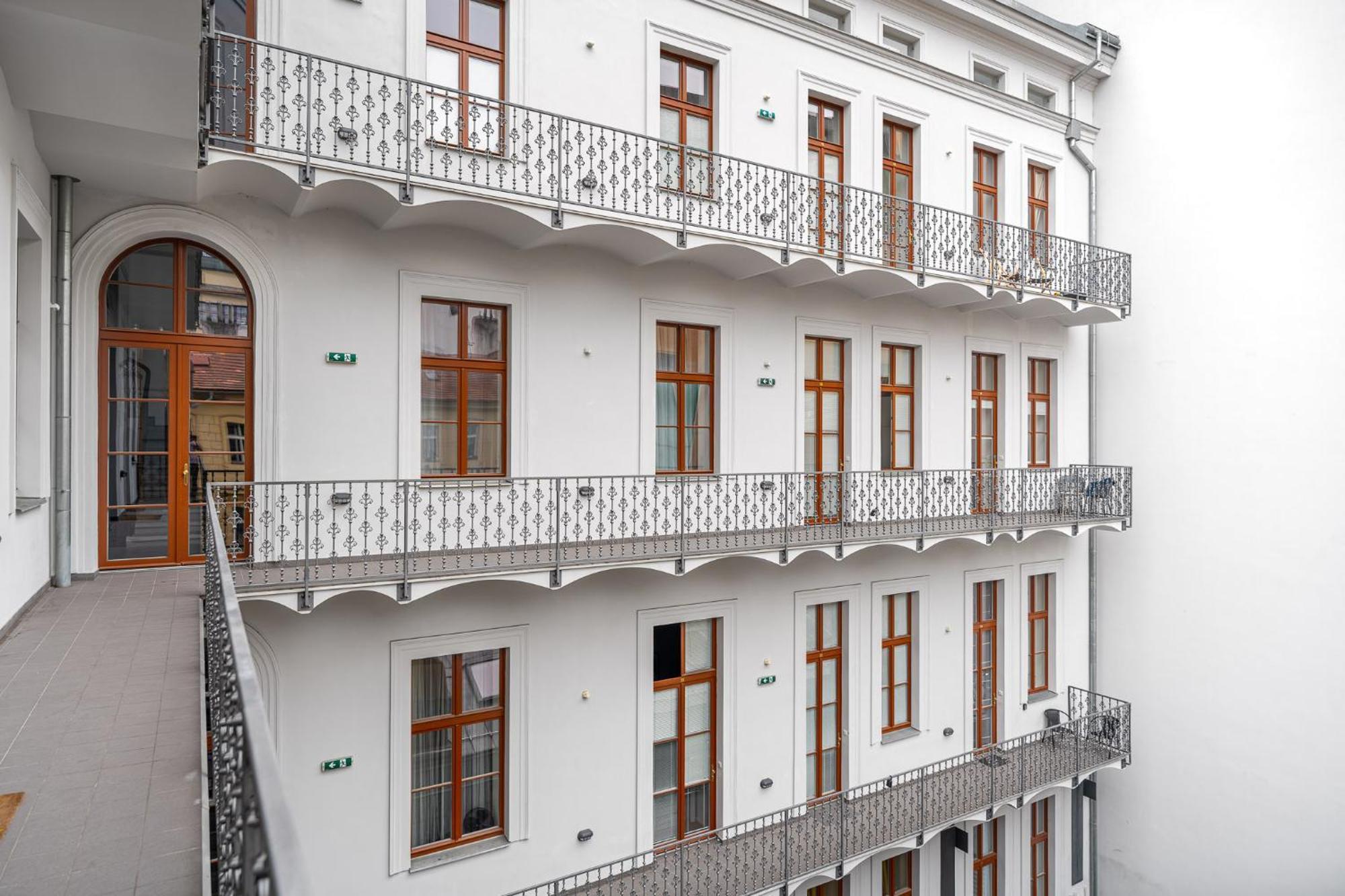 Elegant Apartments Located In The Centre Of Prague Luaran gambar